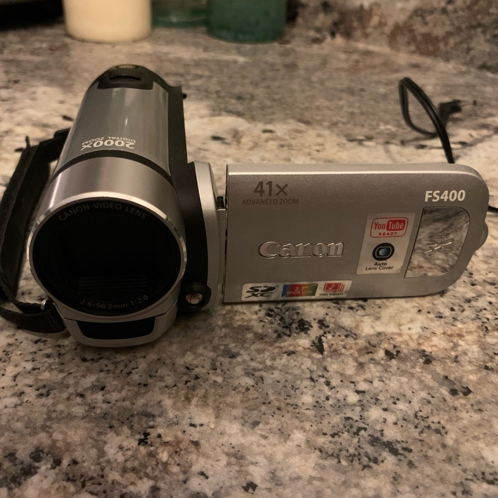 Canon 2000x Digital Zoom video camera